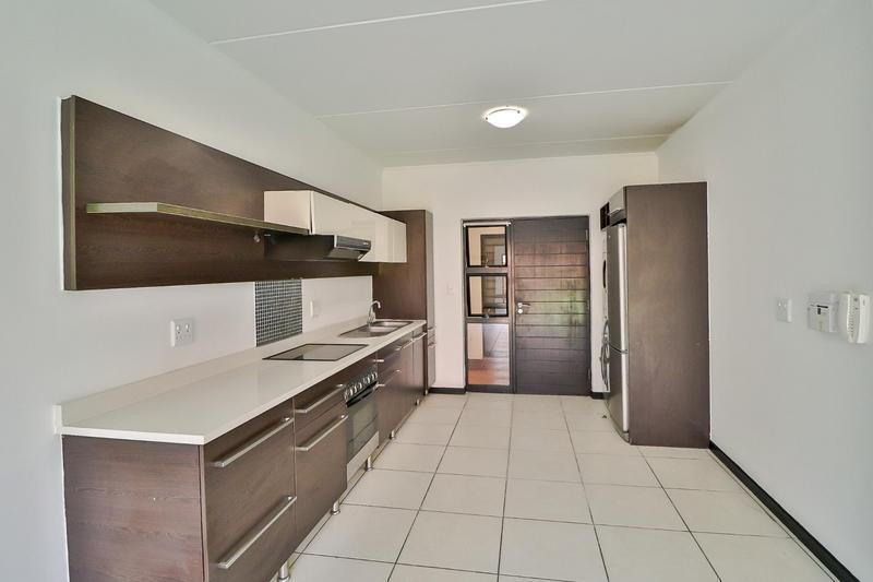 Apartment / Flat 1721-ref-6771 for Rent in Modderfontein, … in Sandton - Image 1