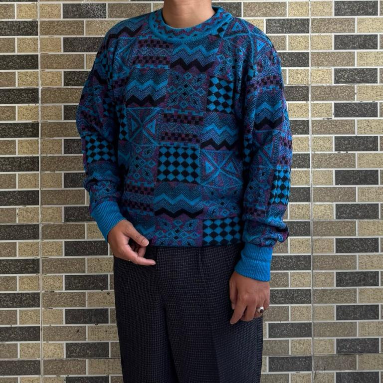 Apoy Decorative Pattern Knit Sweater in Sembawang - Image 1