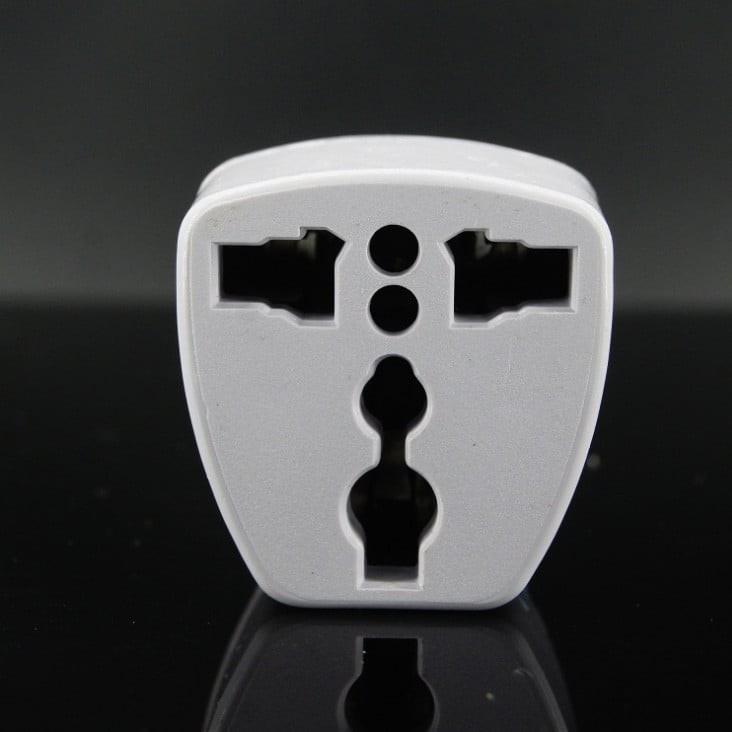 3 Pin Conversion Plug Universal Adapter Socket Adapter Plug in Mandai - Image 1