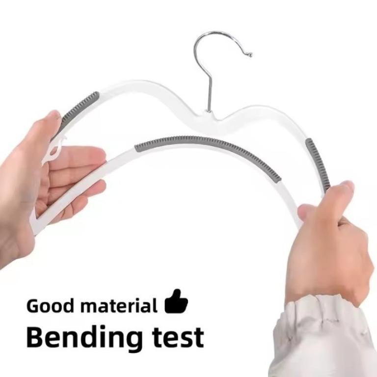 Rotatable Short Neck Non Slip Clothes Hangers With Hooks … in Pasir Ris - Image 1