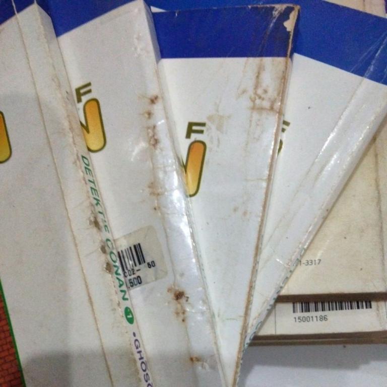 Used Detective Conan Comic (Write It) in Woodlands - Image 1