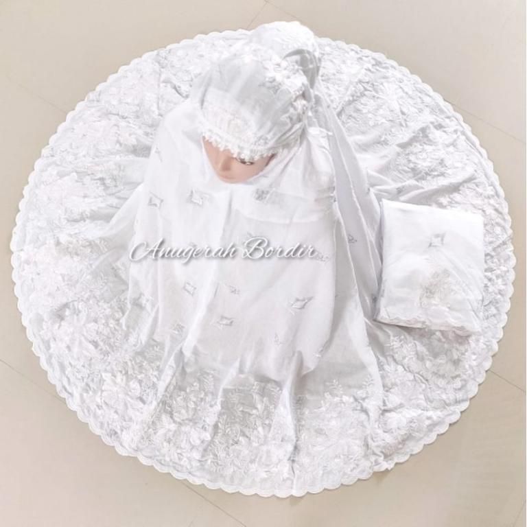 KATUN Suji Liquid Embroidered Prayer Robe Set Made of … in Geylang - Image 1