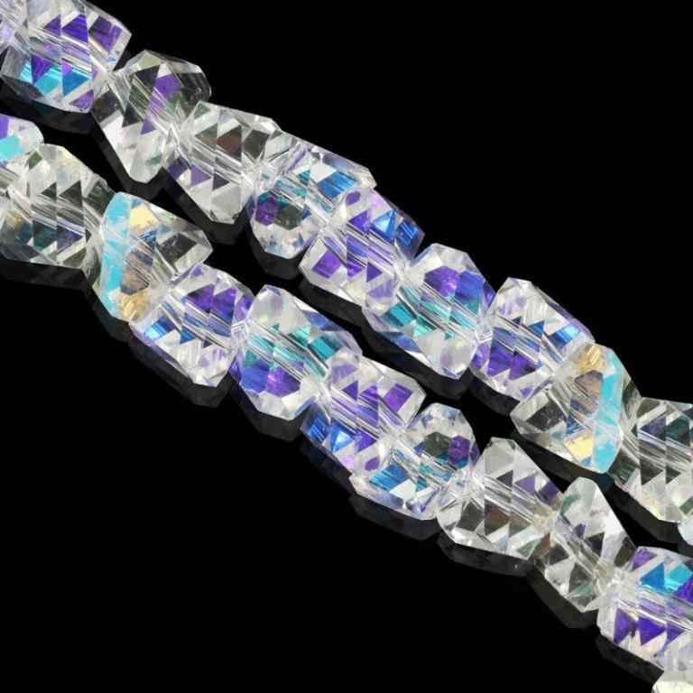 50pcs Gemstone Shaped Pointed Triangular Bead Glass … in Woodlands - Image 1