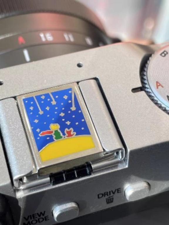 Get One Little Prince With Fox Metal Enamel Color Camera … in Singapore - Image 1