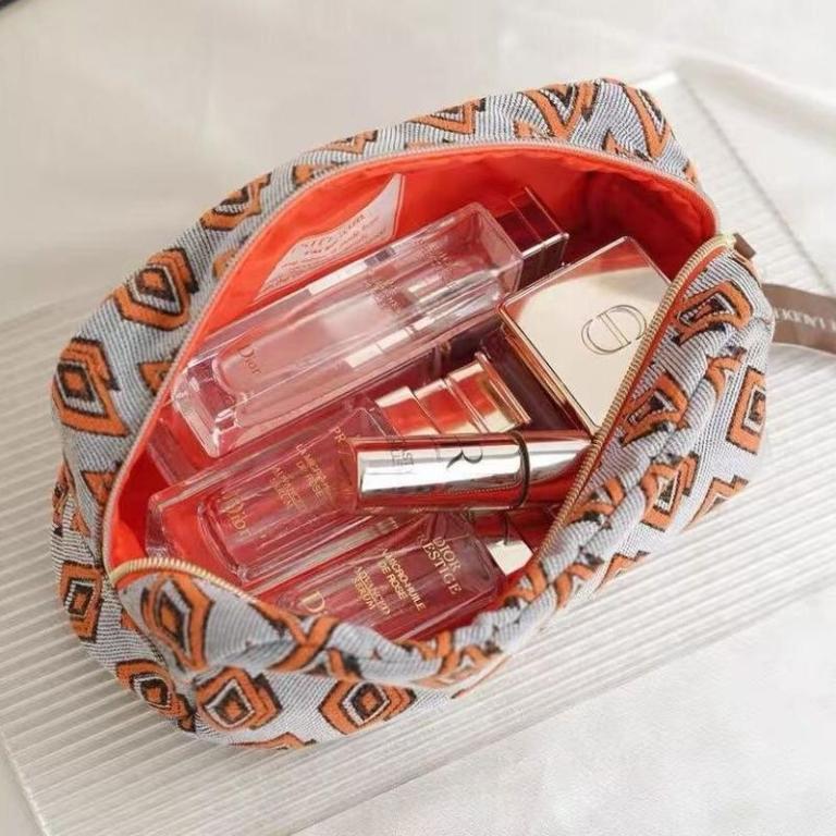 Makeup bag with gray diamond grid retro rectangular shape, … in Sembawang - Image 1