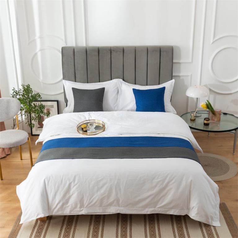 Hotel Bed Runner Scarf Knitted Blanket Bedspreads Scarves … in Pasir Ris - Image 1