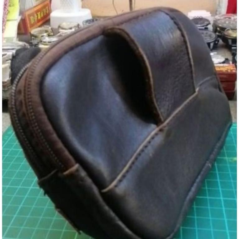 Kickers LEATHER Phone BAG in Bukit Batok - Image 1