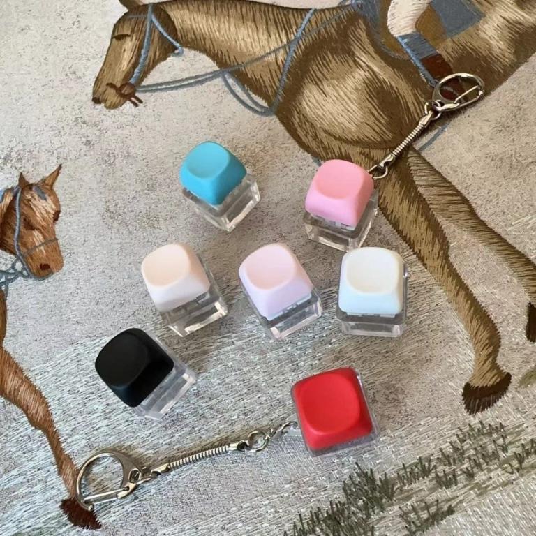 LINENLY Finger Keyboard, Stress Relief Keycap Fidget … in Geylang - Image 1