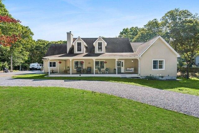 Wauhope Rd, Hampton Bays, Home For Rent in Hamptons - Image 1