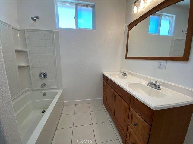 E Th, Carson, Home For Rent in Paramount - Image 1
