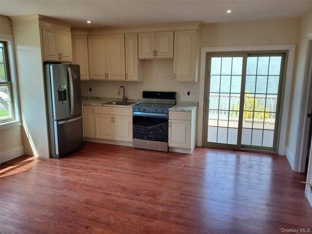 Maple Ave Unit Second, Uniondale, Home For Rent in Hempstead - Image 1