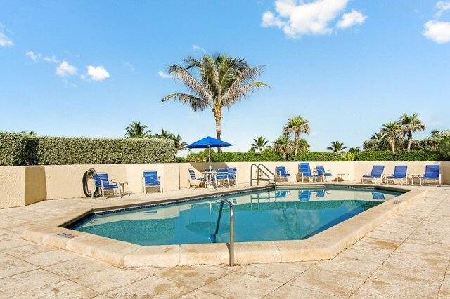 N Ocean Dr Apt B, Riviera Beach, Condo For Rent in West Palm Beach - Image 1