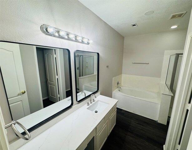 Flying Eagle Ct, Houston, Home For Rent in Sugar Land - Image 1