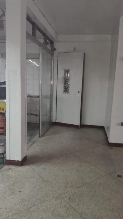 BODEGA COMERCIAL EN RENTA CON ACCESO INMEDIATO A LA ROOSEVELT en Guatemala - Imagen 2