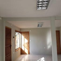 ARRIENDO AMPLIO LOCAL COMERCIAL O OFICINA CENTRICO en Coyhaique - Imagen 1