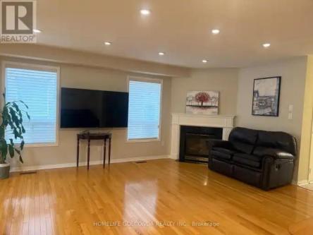 74 RIDEAU DRIVE in Richmond Hill - Image 1