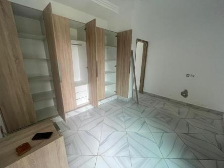 A LOUER UN APPARTEMENT DE 3 PIÈCES RIVIÉRA M'BADON AMBASSADE à Abidjan - Photo 4