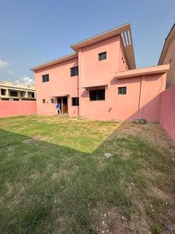 A LOUER UN SUPER DUPLEX DE 7 PIÈCES ROSIERS BASSAM à Abidjan - Photo 4