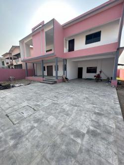 A LOUER UN SUPER DUPLEX DE 7 PIÈCES ROSIERS BASSAM à Abidjan - Photo 1