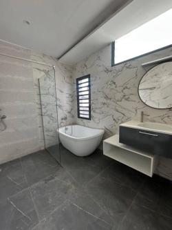 A LOUER UNE BELLE VILLA DUPLEX DE 11 PIÈCES +PISCINE RIVIÉRA à Abidjan - Photo 7