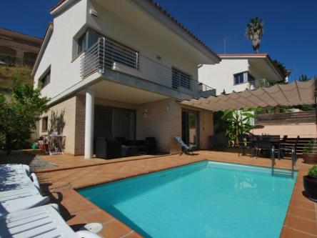 ALQUILER CASA CON PISCINA en Igualada - Imagen 1