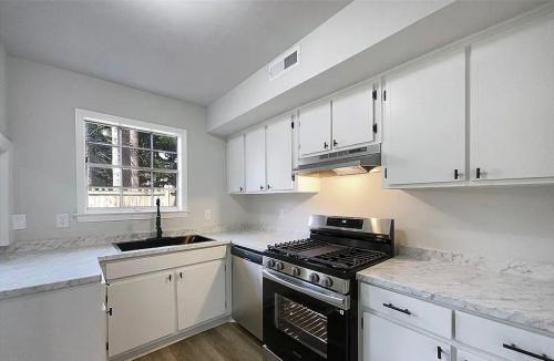 AMAZING 3BED 2BATH FOR RENT in Charlotte - Image 6