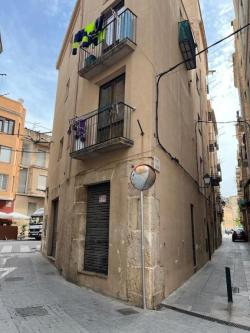 AMPLIA CASA CON PISCINA Y JARDIN EN PELIGROS en Tortosa - Imagen 1