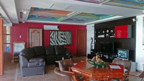 AMPLIA CASA EN RENTA EN EXCELENTES CONDICIONES en Zapopan - Imagen 19