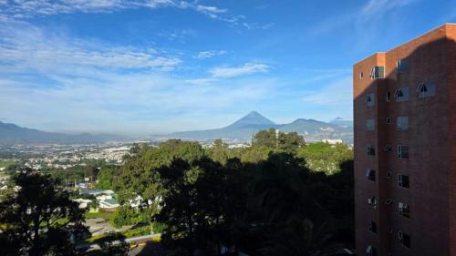 APARTAMENTO AMUEBLADO EN RENTA FRENTE A PLAZA BERLÍN en Ciudad de Guatemala - Imagen 1