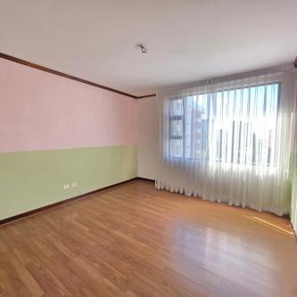 APARTAMENTO EN RENTA O VENTA EN CASTELLAR ZONA 10 en Ciudad de Guatemala - Imagen 3