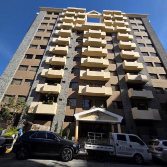 APARTAMENTO EN RENTA O VENTA EN CASTELLAR ZONA 10 en Ciudad de Guatemala - Imagen 1