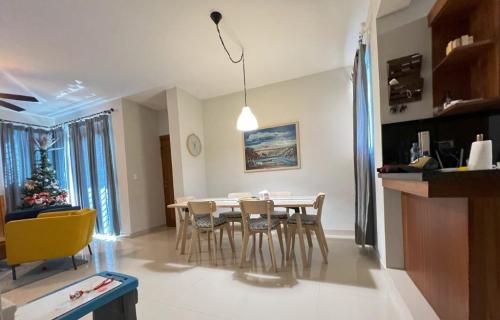 APARTAMENTO PRIMER NIVEL CON PATIO LOS ALAMOS. en Santiago - Imagen 5