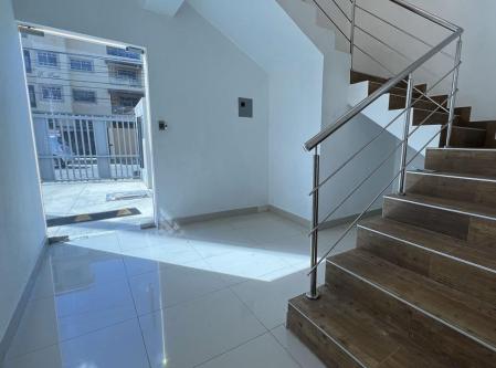 APARTAMENTO PRIMER NIVEL CON PATIO LOS ALAMOS. en Santiago - Imagen 7