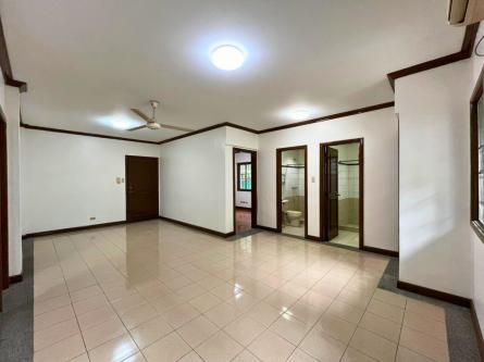APARTMENT FOR RENT IN ALABANG MUNTINLUPA in Muntinlupa - Image 2