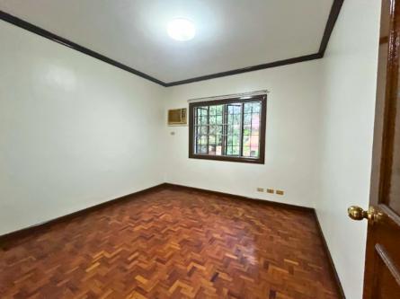 APARTMENT FOR RENT IN ALABANG, MUNTINLUPA in Muntinlupa - Image 6