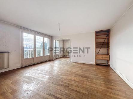 APPARTEMENT T4 DE 78M2 À RENOVER SECTEUR MEZIERES RESIDENCE … à Charleville-Mézières - Photo 1
