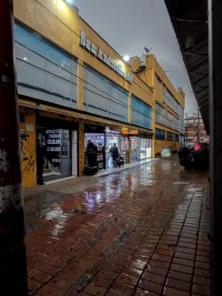 ARRENDAMOS DOS (2) LOCALES COMERCIALES / en Bogotá - Imagen 8