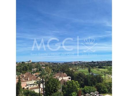ATICO DE 3 DORMITORIOS en Marbella - Imagen 1