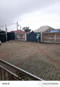 *AUCTION 3MASTER BRM ON SPACIOUS COMPOUND ABLEKUMA AMORMORLEY. in Ejura - Image 9