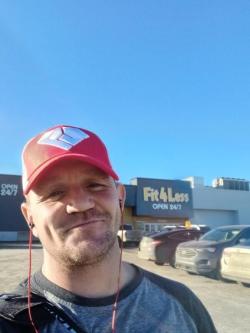 Anyone looking to hook up in St. Albert - Image 2