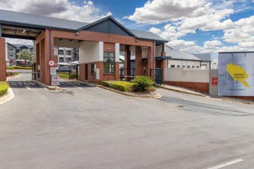 Apartment / Flat 1088-ref-4302 for Rent in North Riding, … in Randburg - Image 1