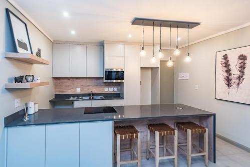 Apartment / Flat 175-ref-8336 for Rent in Midfields, Midrand in Kathu - Image 1