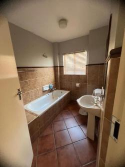 Apartment / Flat 2406-ref-8857 for Sale in Die Hoewes, Centurion in De Aar - Image 1