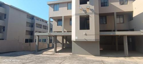 Apartment / Flat 2898-ref-2000 for Rent in Lawrence Rocks, … in Kimberley - Image 1