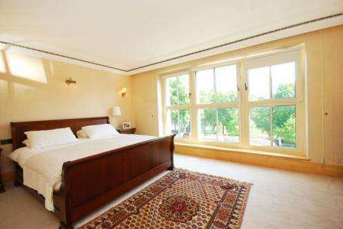 Apartment for Rent in Greenock, Inverclyde, Ref# 201858663 in Greenock - Image 1