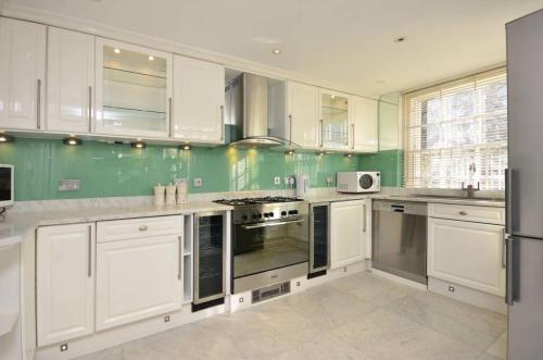 Apartment for Rent in Hackney, Hackney, Ref# 201946460 in Barnsley - Image 1