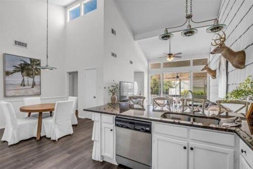 April Point Dr N, Conroe, Condo For Rent in Conroe - Image 1