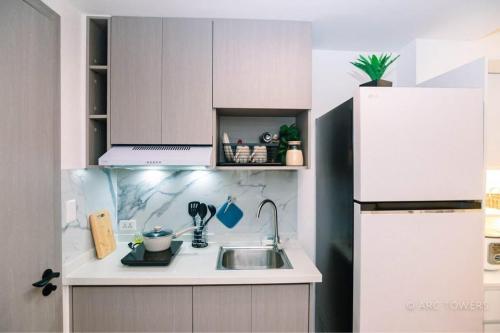 Arc Towers Cebu for RENT Studio Labangon, Cebu City in San Jose - Image 3