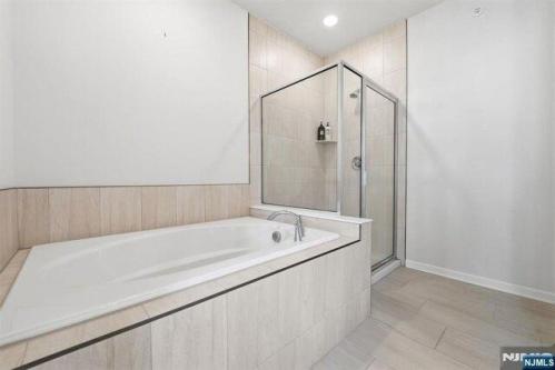 Arnold Dr, Wood Ridge, Home For Rent in Passaic - Image 1