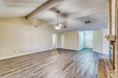 Available 3bed Single Family HOME For RENT in Pasadena - Image 1